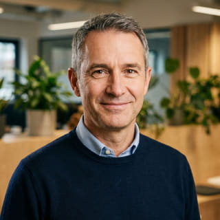 축흥진에서 CEO로 소개된 James Mitchell의 프로필 사진
